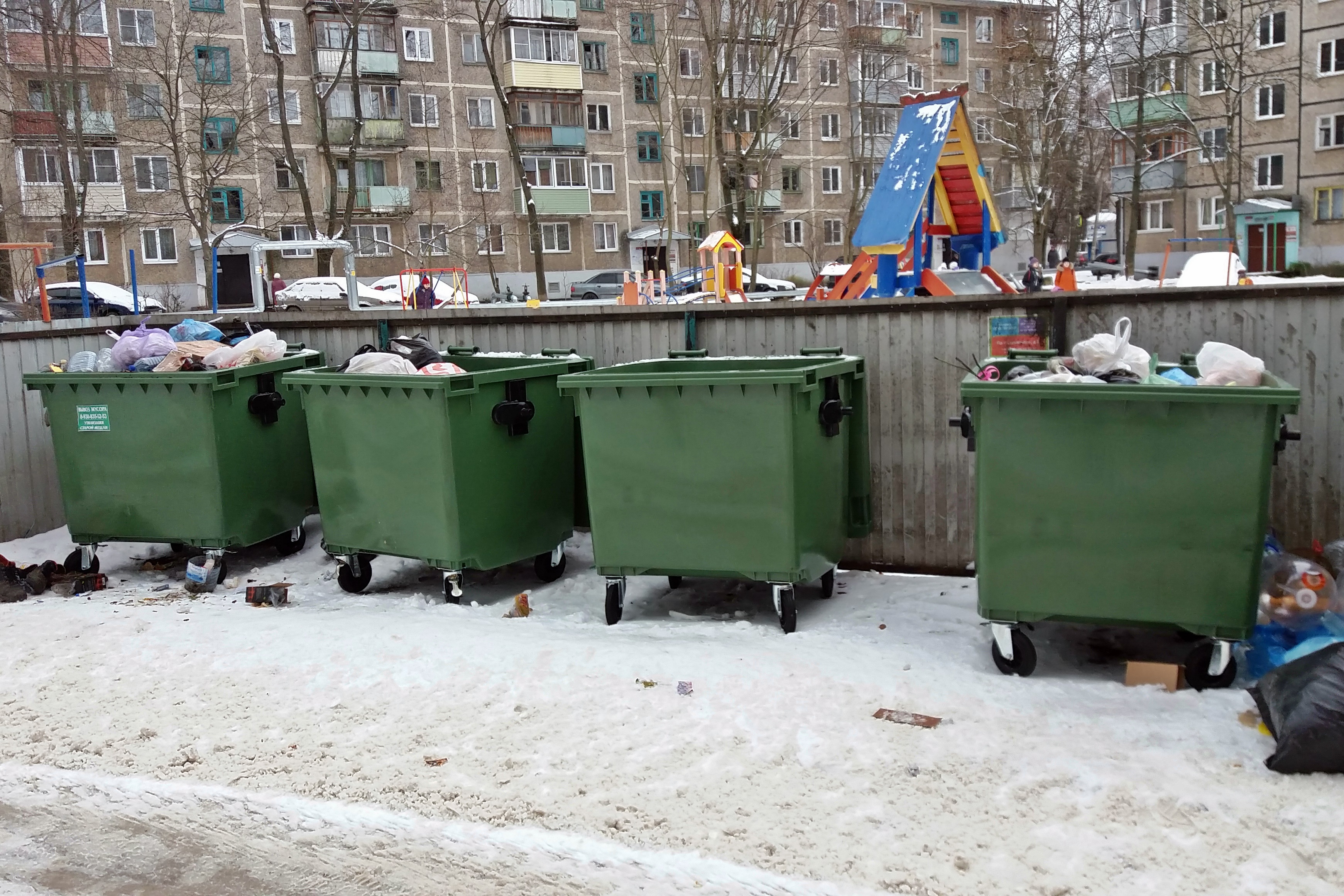 Мусорный контейнер на проспект Ленина 47а